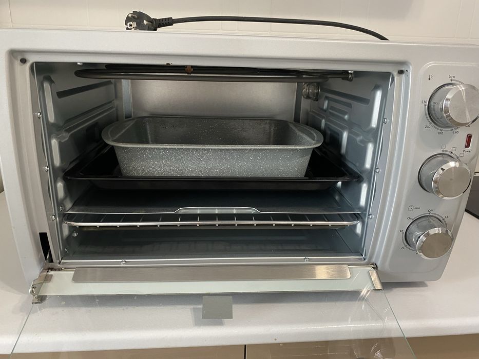 Духовка в очень хорошем состоянии