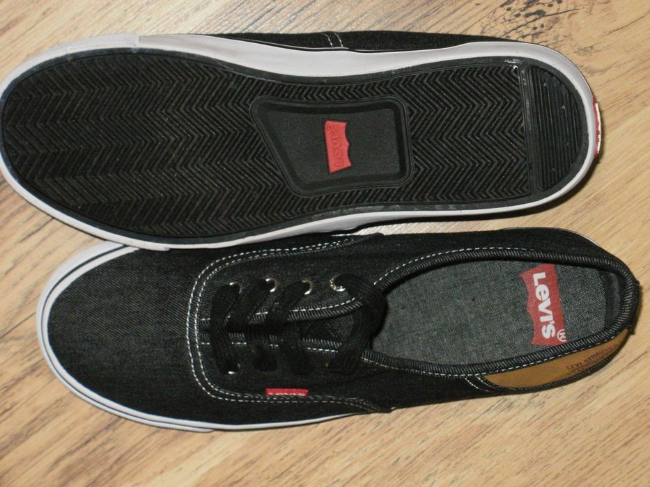 LEVI'S оригинални детски нови 38/39