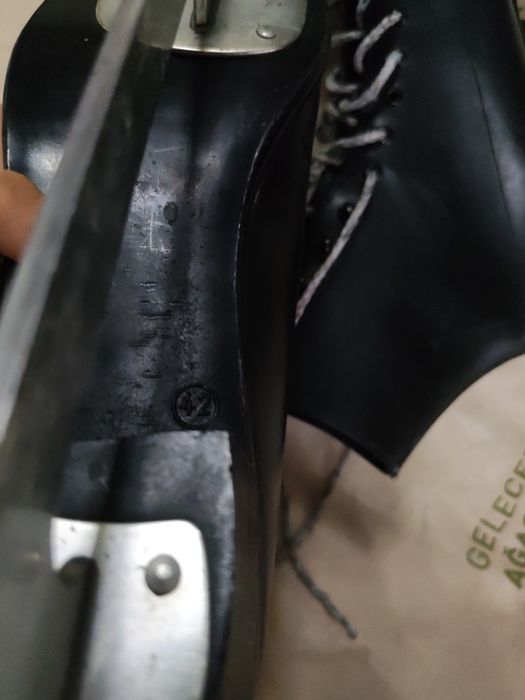 Продам коньки Германский