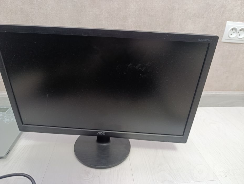 AOC monitor sotiladi
