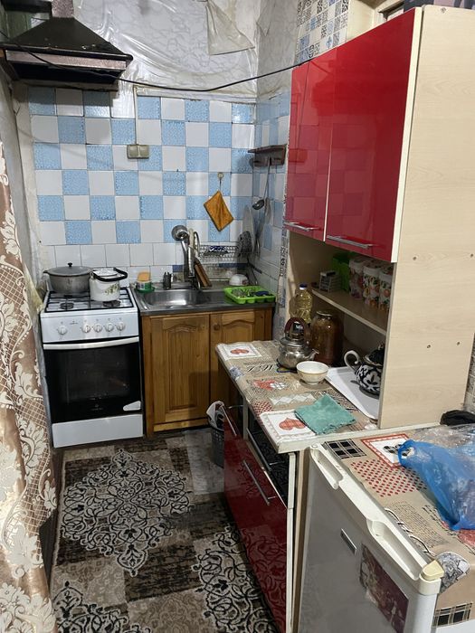 2 хонали ошхона балконга чикарилиб  3 хонали қилинган уй