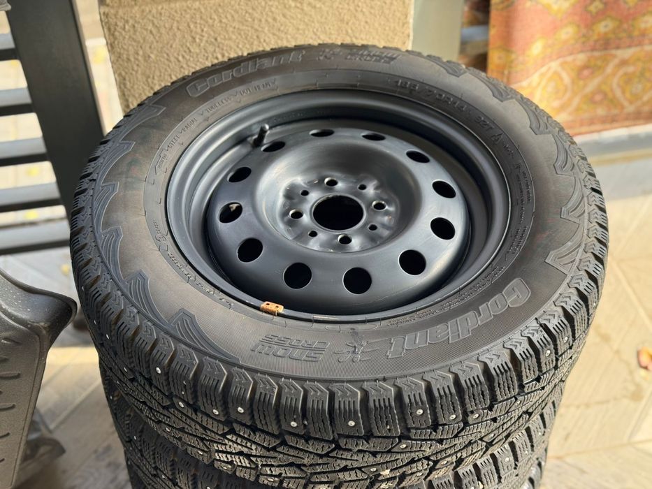 Продам диски с зимней резиной на Ваз