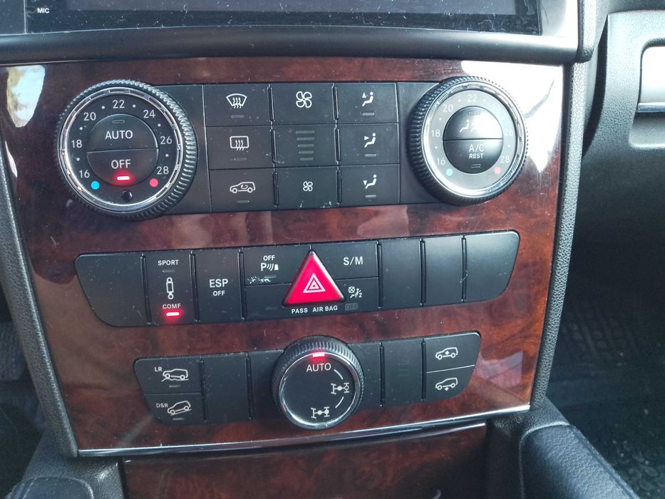 Vând Mercedes ML 320