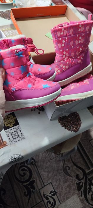 Продам детские зимние сапожки размеры 24 и 32