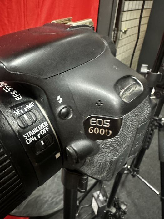 Canon EOS 600D camera хорошем состояние!