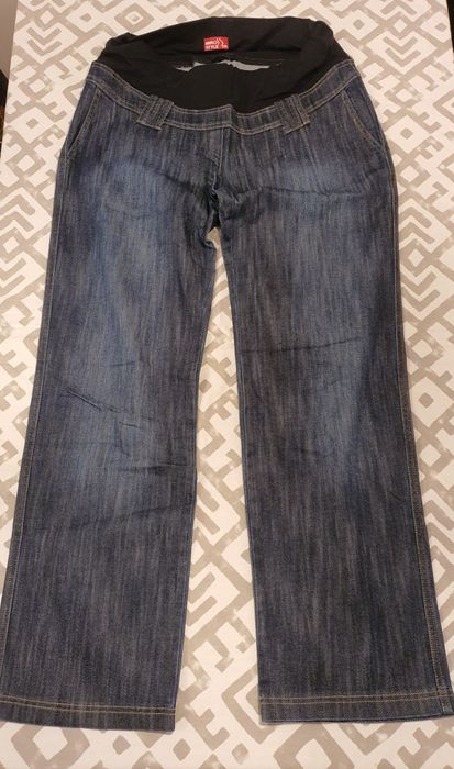 Дънки за бременни жени.