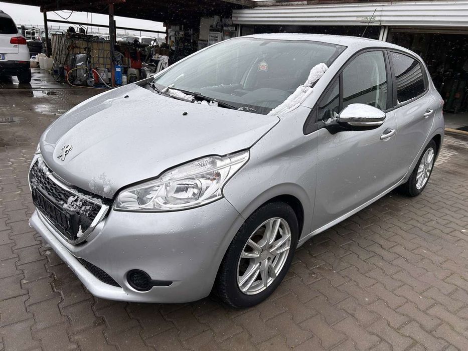 Peugeot 208 1.2VTI/82hp/2013г.На части