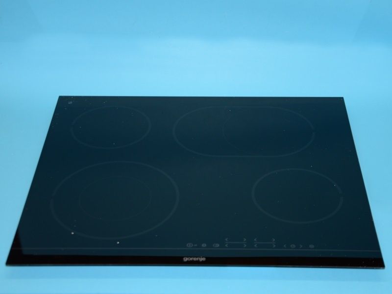 Стъклокерамичен плот Gorenje, функциониращ, със счупено стъкло,