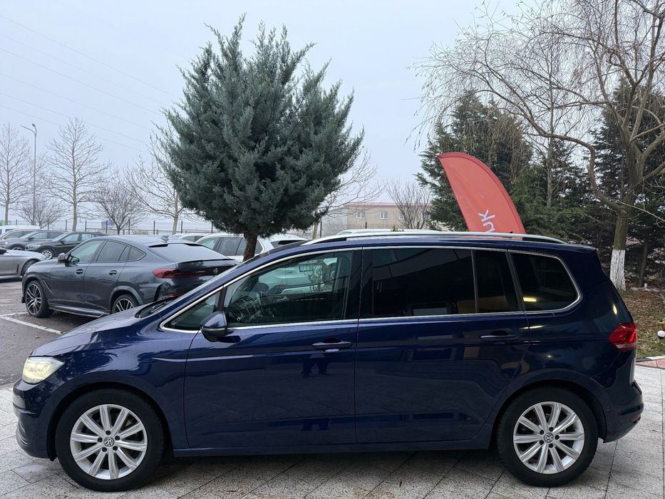Volkswagen Touran 7 Locuri/DSG/LED/Sc.incalzite/Webasto/RAR Efectuat/Front assist/Camera