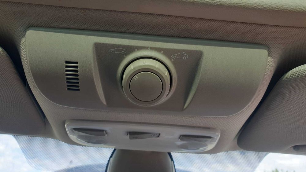 Dezmembrez Renault Megane 3 combi 1.5 DCi an 2011 euro 5