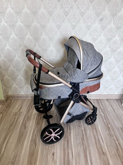 Коляска прогулочная