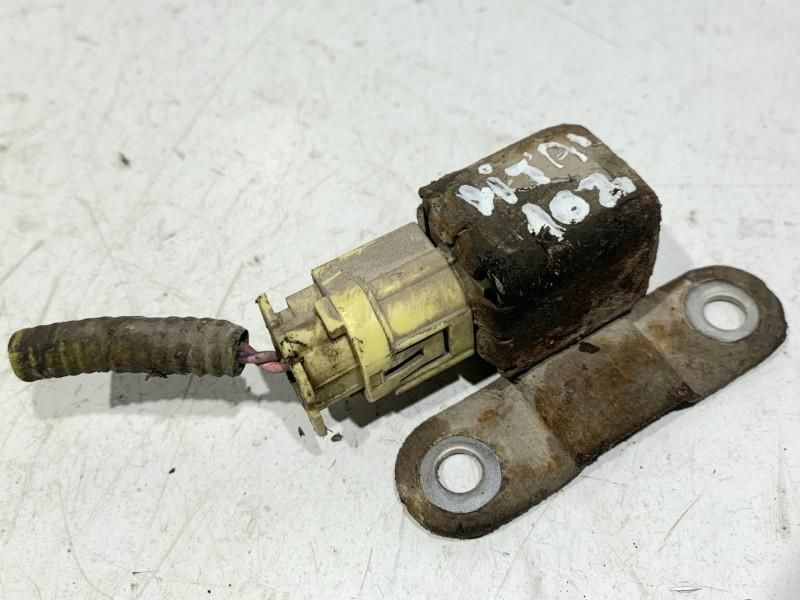 Senzor impact Suzuki Grand Vitara 2 (2005->) 38930-65J00