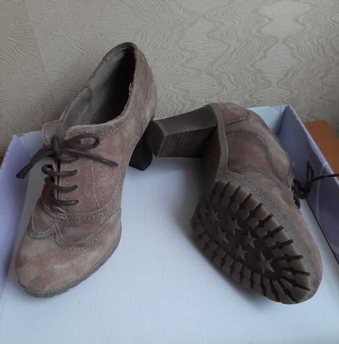 Продавам дамски обувки