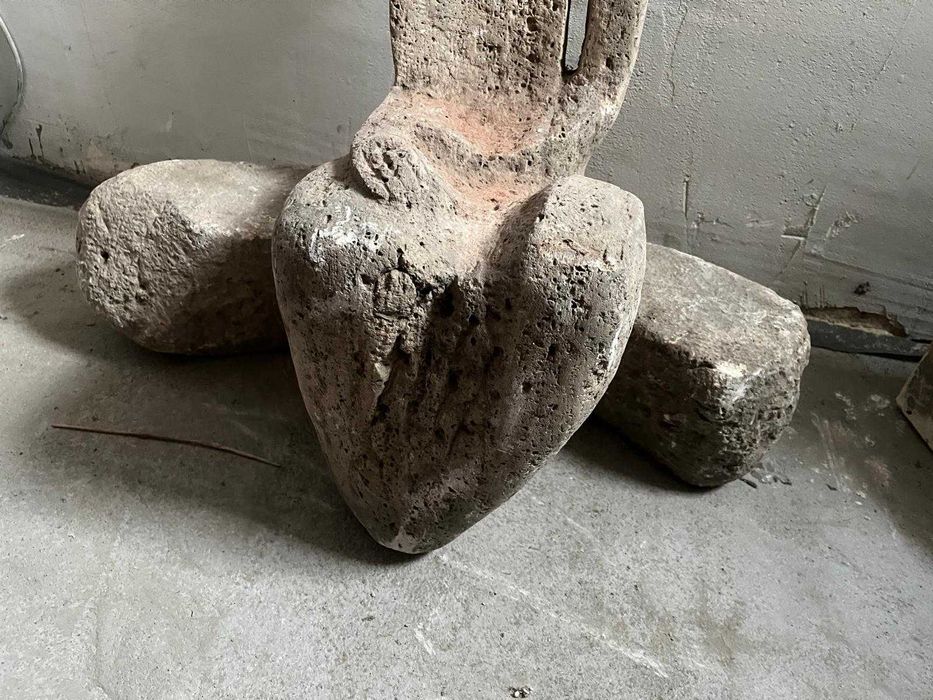 Vand statueta din piatra