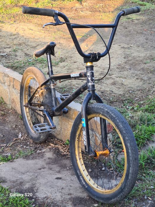 Продам bmx + 4 пеги