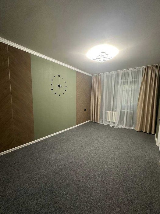 Продаю квартиру.Юнусабад8 ШКОЛА 260  1/2/4