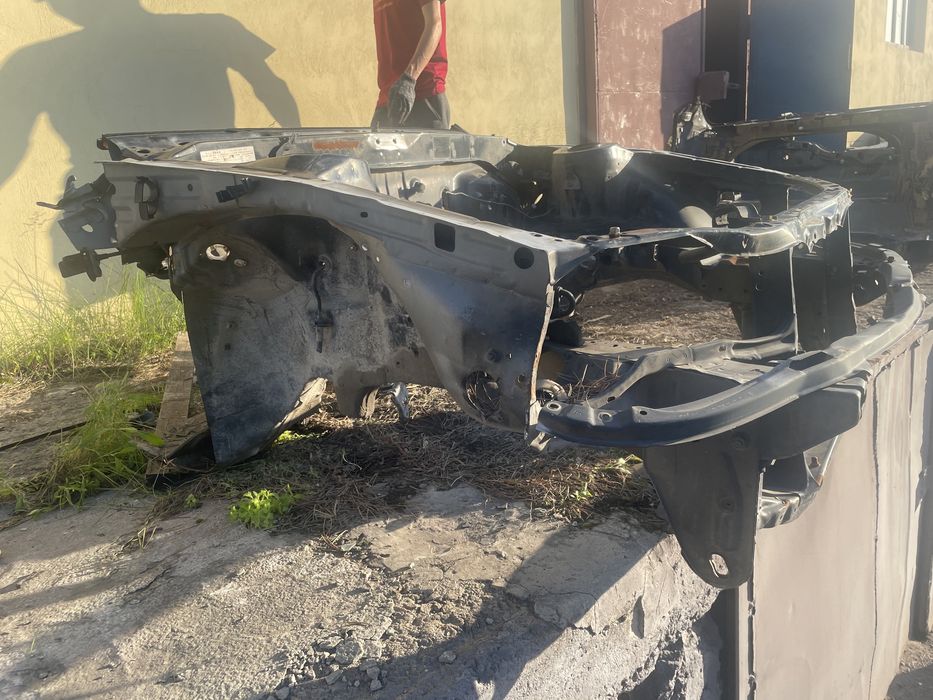 Телевизор суппорт радиатора Toyota Exiv