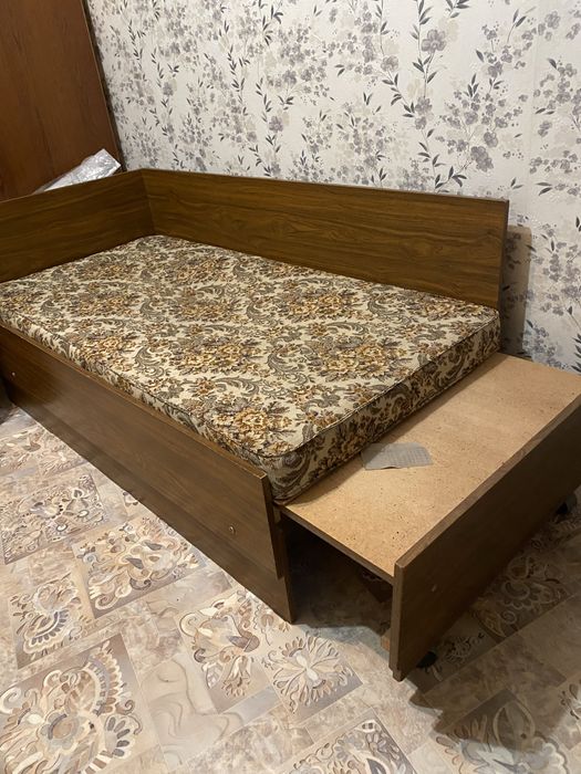 Продам тахту диван