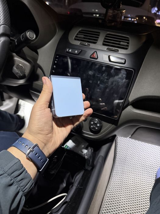 Samsung Z Flip6 yengi