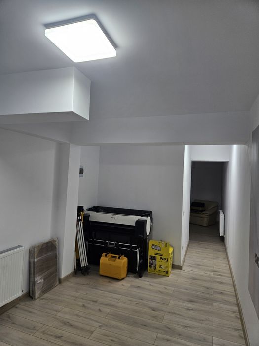 Vand Spațiu Comercial