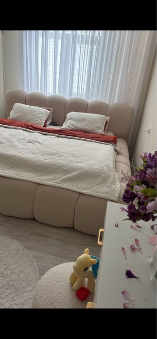 Кровать с матрасом продается 100тыс