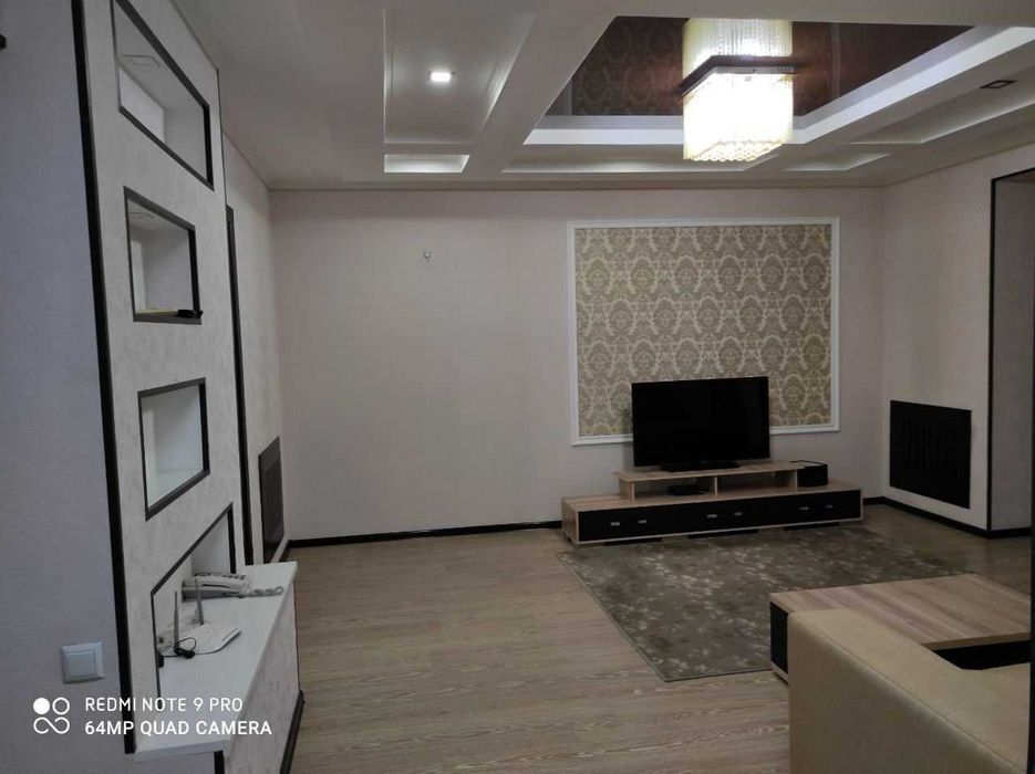 между метро ойбека и цум