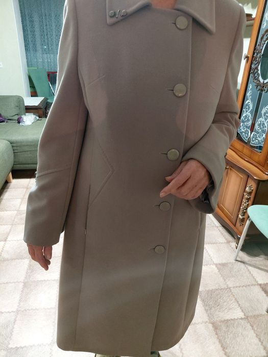 Продам пальто женское.