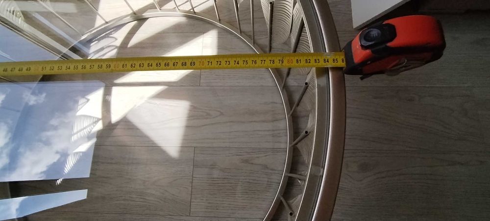 Vând Măsuță de cafea aproape noua