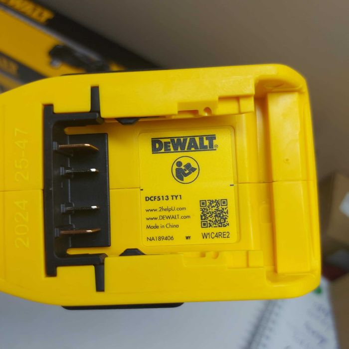 Акумулаторна тресчотка DEWALT DCF513N-XJ 3/8