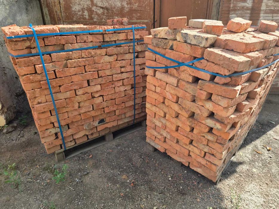 продается красный кирпич