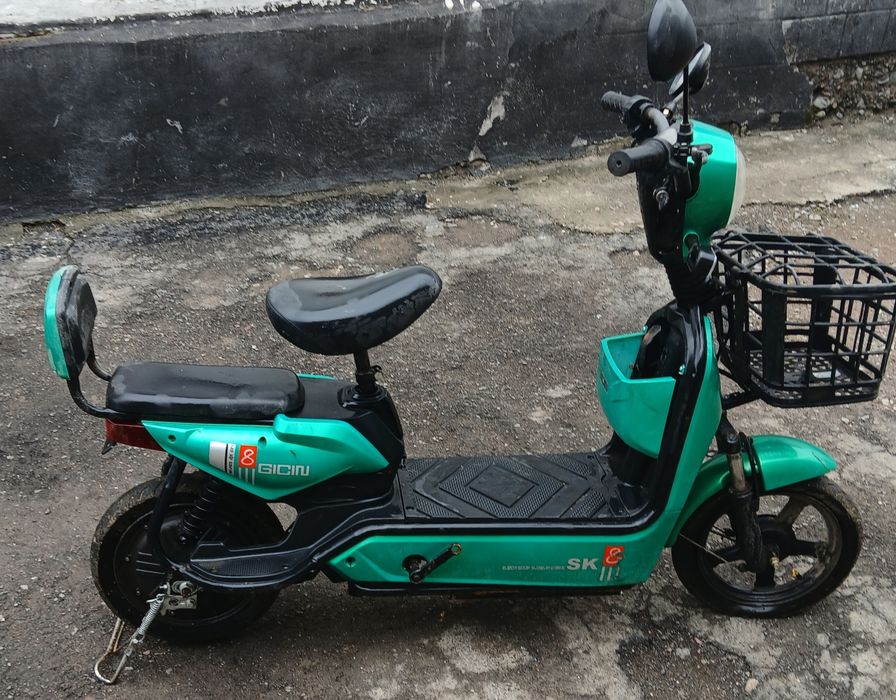 Продам скутер не на ходу