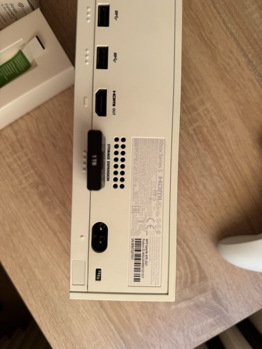 Xbox series s 512gb два контролера + 1tb Seagate expansion card