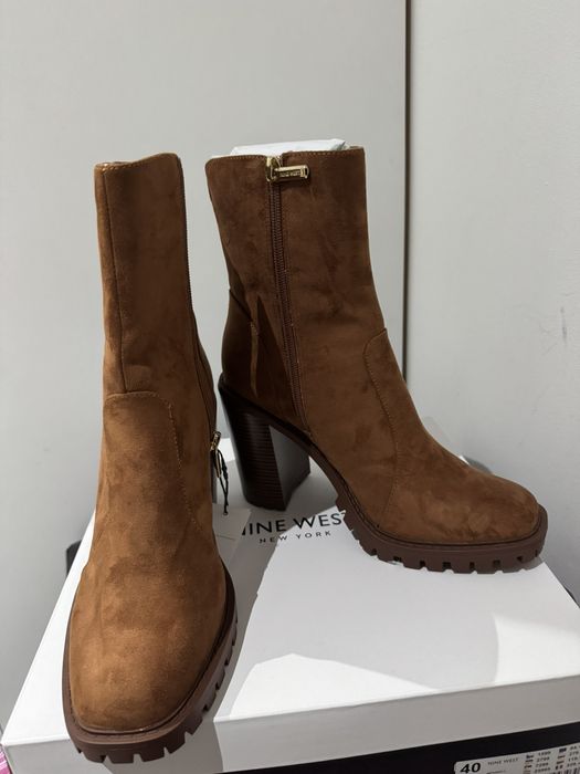 Велурени дамски боти