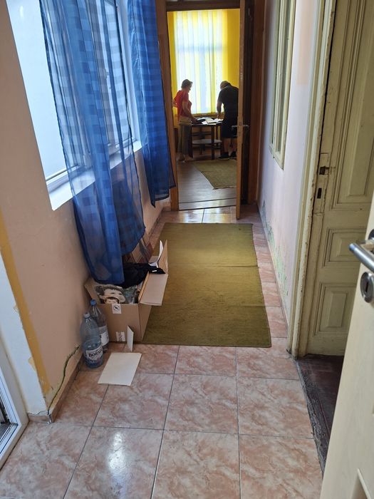 vand casa din caramida 4 camere zona ultra central