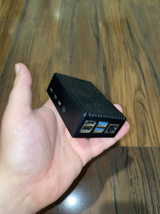 Raspberry Pi 4 Model B + Carcasă