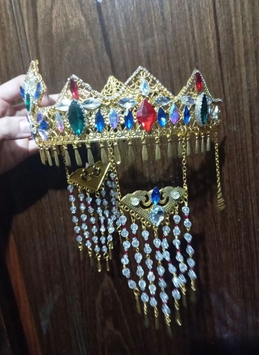 Yangicha dizayndagi trendga aylangan diademamiz "Karona-Tillaqosh"