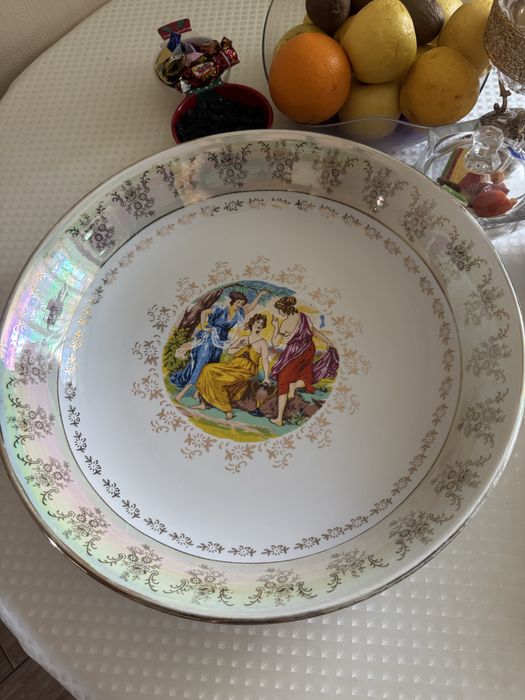 богемия  Мадонна екі үлкен ет табақ