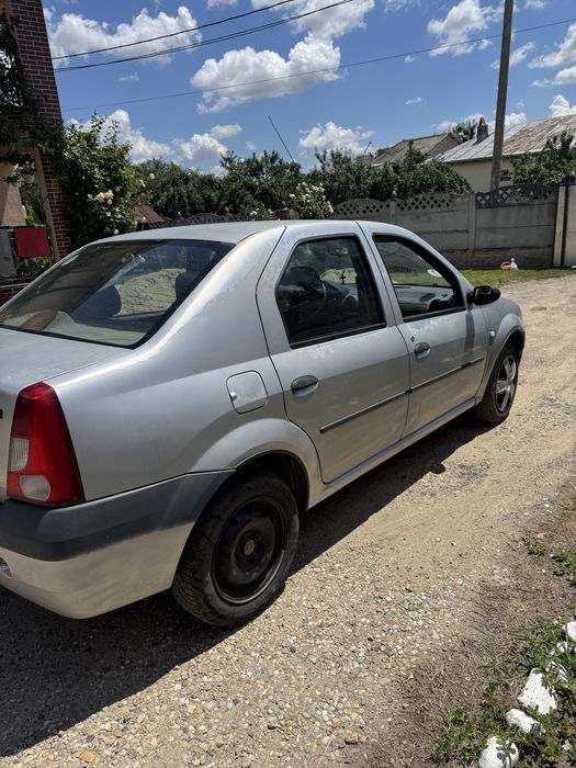 Vând logan preț 40 milioane