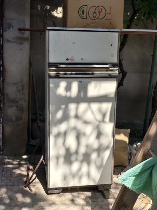 Продается Холодильник не дорого , поменять нужно реле