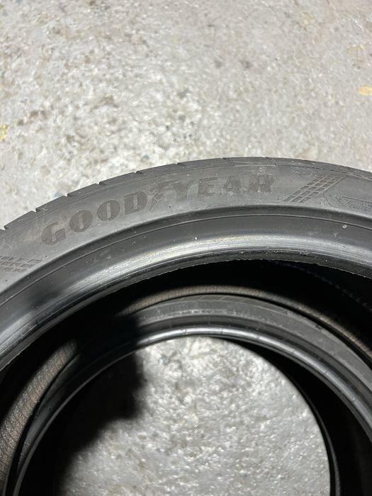1x 255 35 19 goodyear vara