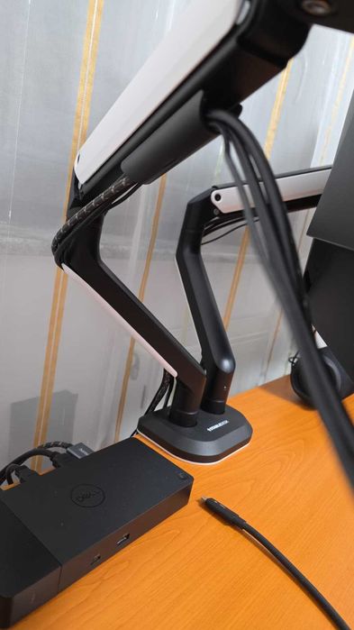 Set 2 monitoare Gigabyte M27Q 27” WQHD 170hz + stand dual StableDesk,