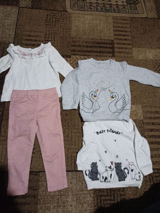 Детски дрехи 3 блузи и един панталон 3-4г.