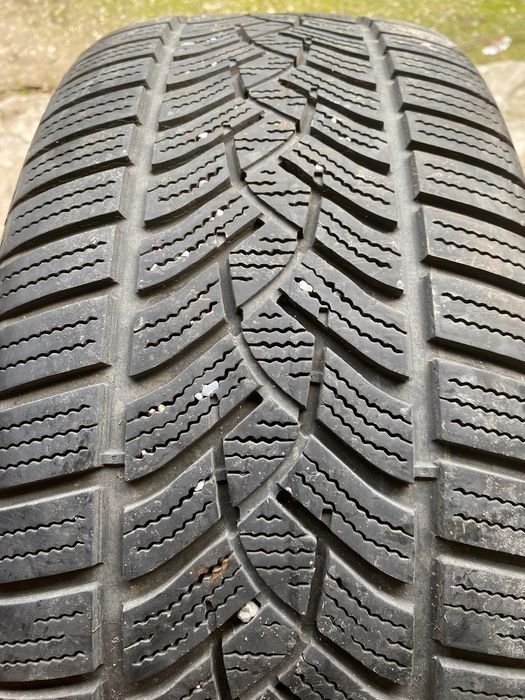 Anvelopa iarna 225 50 17 Good Year UltraGrip • RunFlat