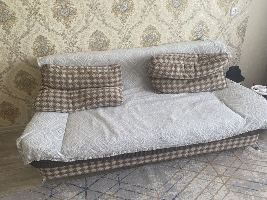 Продам диван в хорошем состоянии