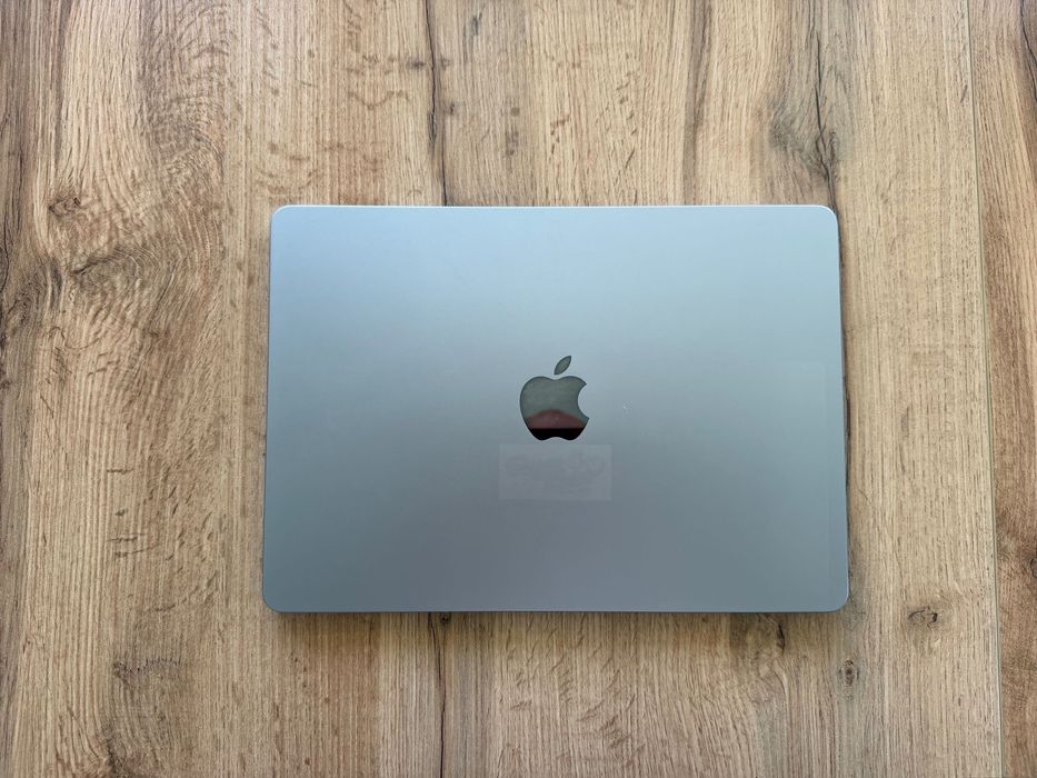 MacBook Air 13" M2 Chip 8-Core CPU/10-Core GPU/16GB RAM/512GB SSD