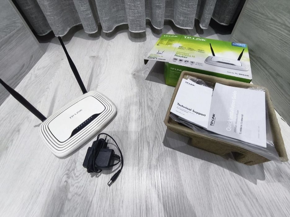 Два роутер WiFi:mi router 4c и tp link tl-wr841n