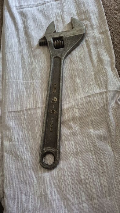 Разводной ключ 46