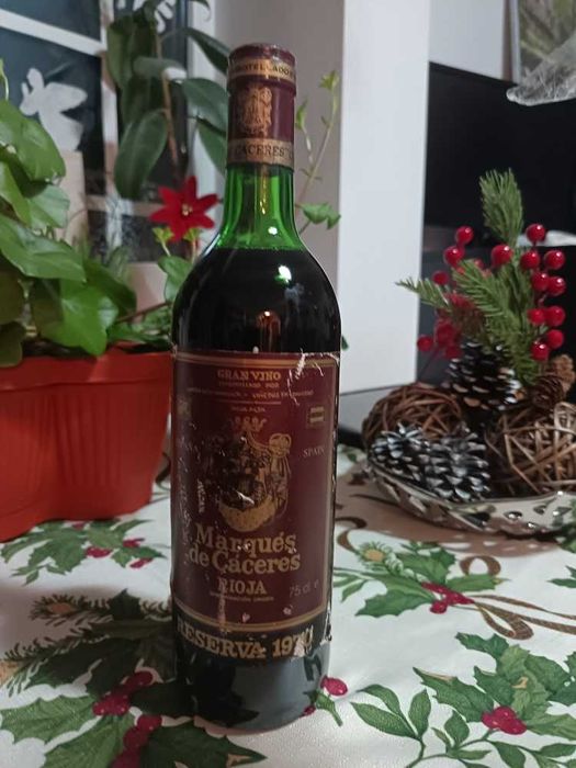 sticla de vin Marques de Caceras - 0,75lt; an 1970