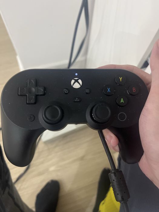 Продам или обменяю xbox one s 512