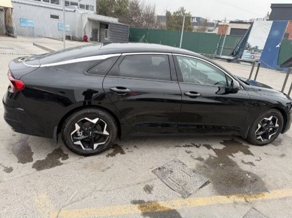 Kia k5.  comfort